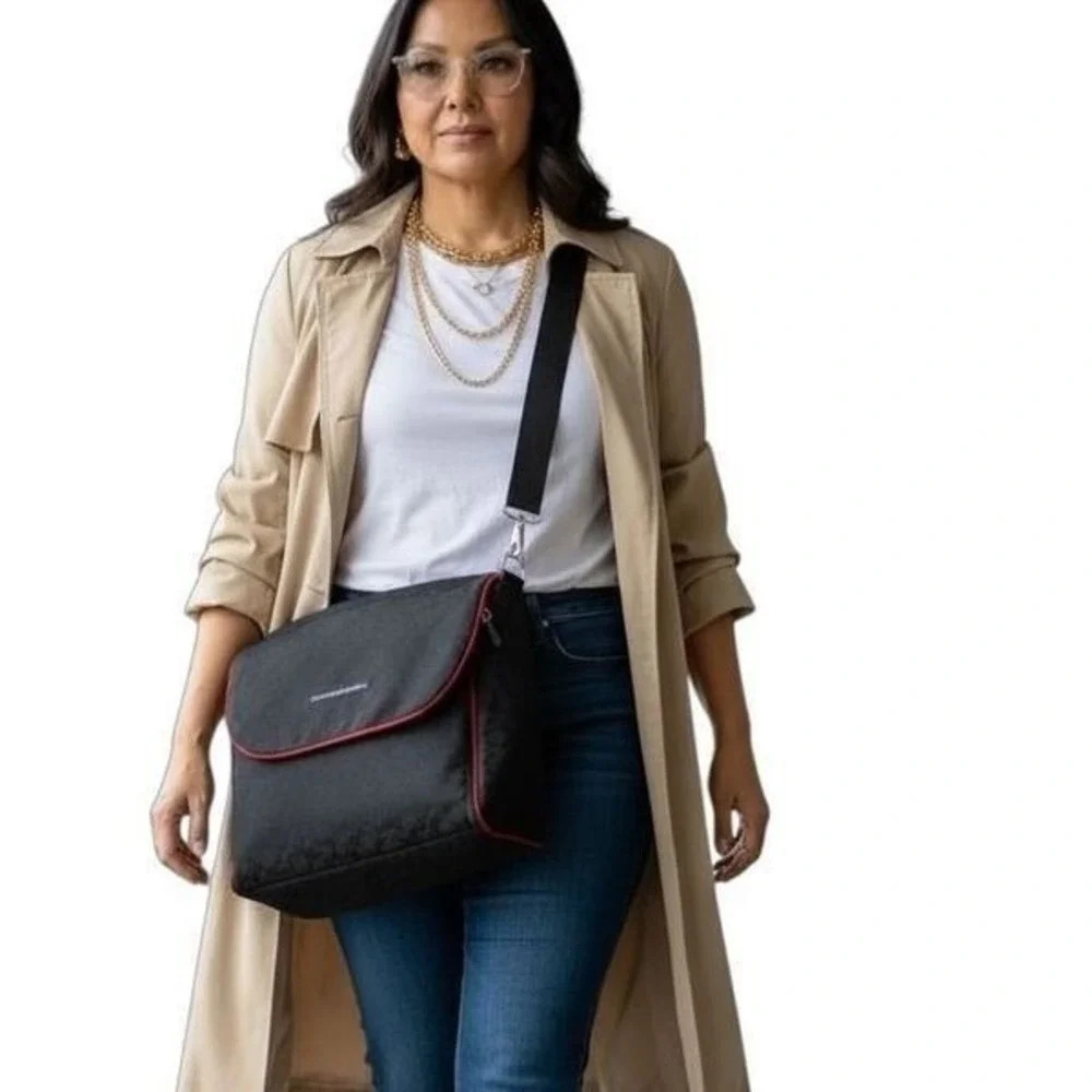 Petunia Pickle Bottom Black Jacquard Diaper Bag Messenger‎ Bag